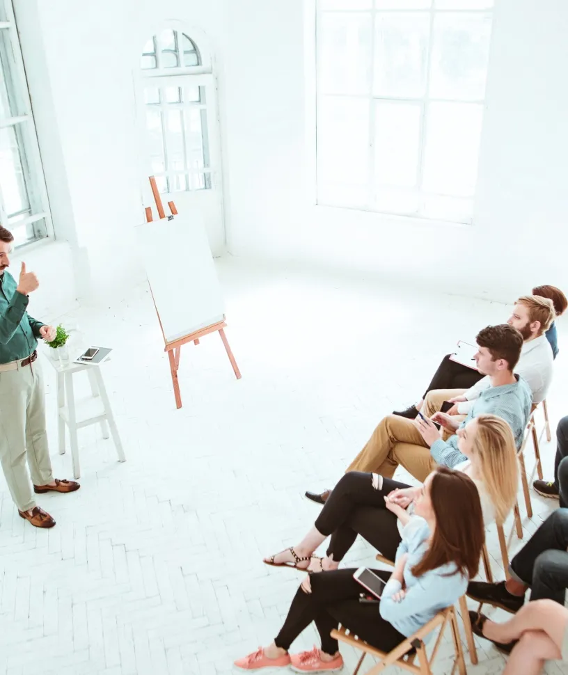 Hỗ trợ giảng dạy <br class='md:hidden'/> song song